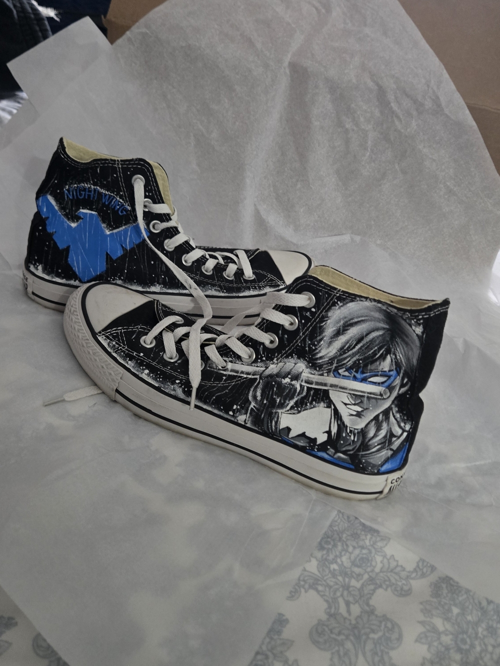 Mens 8/Womens 10 Converse Nightwing Shoes
